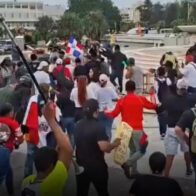 Bajo la consigna "No a la Ley Mordaza", cientos de personas protestan contra artículos nuevo Código Penal en la Plaza de la Bandera