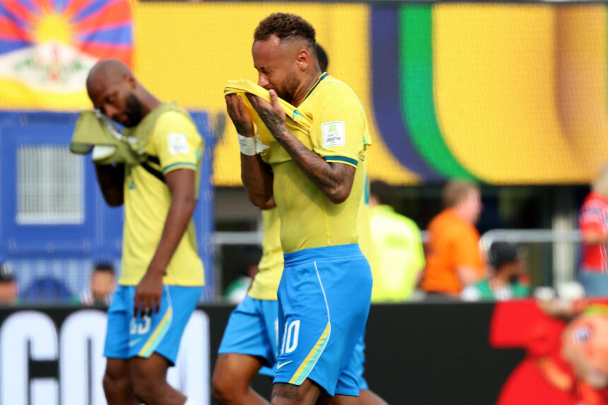 Prensa brasileña pide renovación de la selección y busca culpables por la eliminación