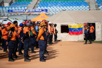 Venezuela se centra en el desescombro y en recuperar cuerpos tras partida de rescatistas