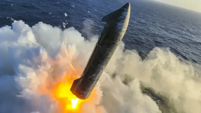 SpaceX difunde las imágenes del exitoso amerizaje de la Starship en el océano Índico
