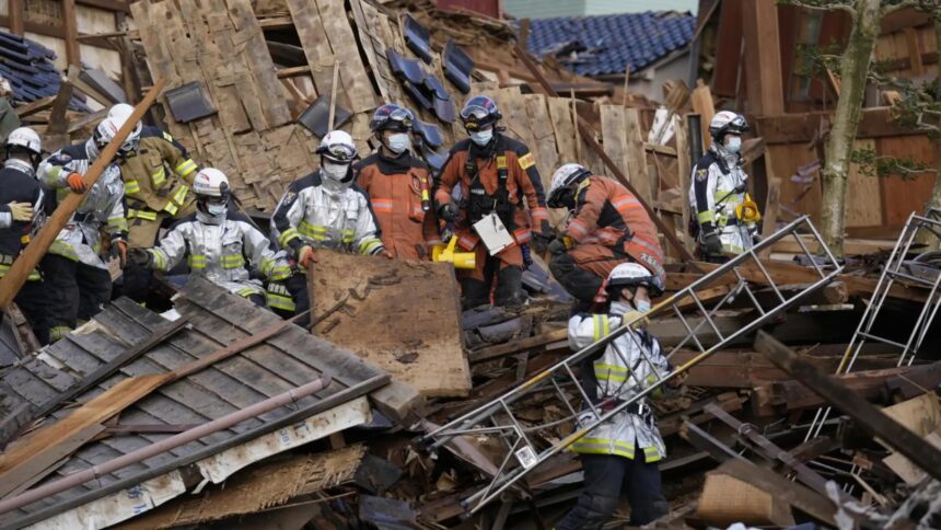Elevan a 35 los muertos tras el terremoto en Japón mientras sigue la búsqueda de atrapados