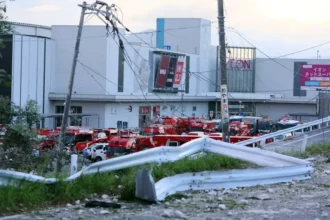 Aumentan a trece los muertos tras el terremoto de magnitud 7,1 que sacudió el sur de Japón