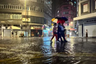 El sureste de China, en alerta máxima tras la llegada del tifón Noul