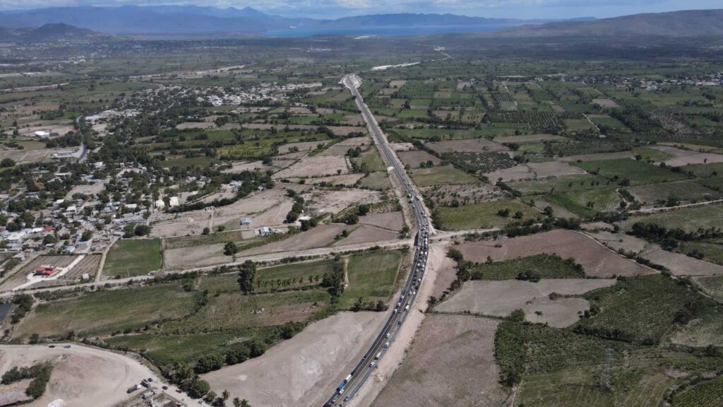 Gobierno anuncia plan para sembrar 10 millones de plantas en carreteras y avenidas del país
