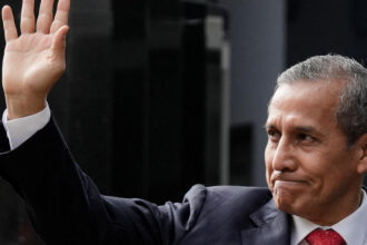 Expresidente peruano Humala, condenado a 15 años de cárcel, sale libre al anularse su caso