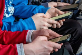 Filipinas estudia restringir redes sociales a menores ante alarma por violencia escolar