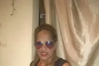 Mujer fallece en incendio que redujo a cenizas tres viviendas en Espaillat