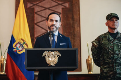 Presidente de Colombia ordena operativos contra migrantes en situación irregular