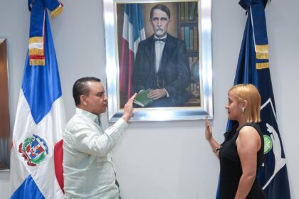 Jenny Olivero asume dirección del Hospital Jaime Mota