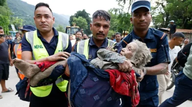 Avalancha en Nepal y Tíbet deja más de 150 muertos y cientos de desaparecidos