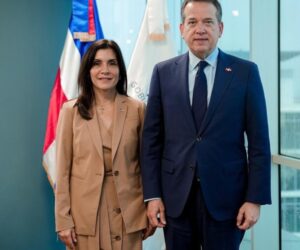 Bisonó y embajadora de Estados Unidos abordan relaciones bilaterales