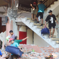 El terremoto causa 68 muertos y cerca de 10.000 desplazados en Indonesia