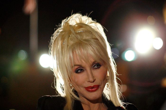 Dolly Parton murió tras una "breve batalla contra el cáncer", confirmó su equipo