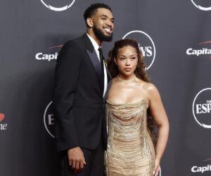 Karl-Anthony Towns y Jordyn Woods se casan en una ceremonia en Malibú