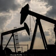 El petróleo volvió a caer: cedió 2,15% y cerró debajo de USD 90 ante el aumento del suministro desde Medio Oriente