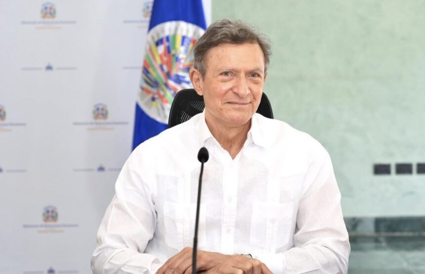 Roberto Álvarez: una trayectoria marcada por la diplomacia, el derecho y los derechos humanos