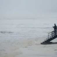 El huracán Lala se debilita a tormenta tropical tras azotar Hawái sin tocar tierra