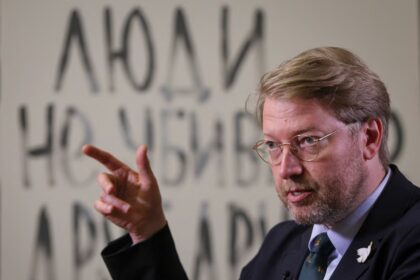 Denuncian que el partido de Putin recibió financiación extranjera luego de vetar a un bloque opositor por la misma causa