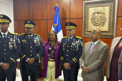 Nuevo director de la Policía realiza visitas de cortesía a presidentes del Senado y Cámara de Diputados