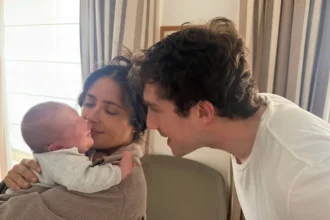 Salma Hayek se convierte en abuela por primera vez