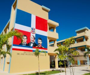 Año escolar 2026-2027 inicia este lunes con más de dos millones de estudiantes en las aulas