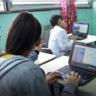 Panamá invierte 26,6 millones de dólares en 54.000 portátiles con IA para profesores