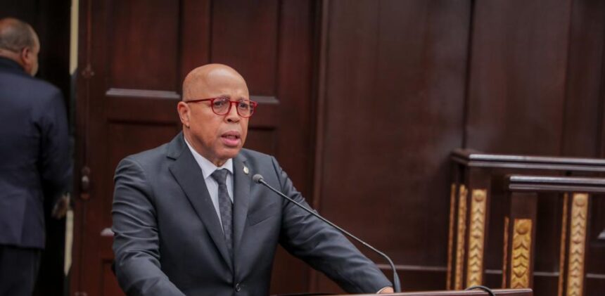 Pacheco frena su aspiración en el PRM y llama a cerrar filas por la unidad