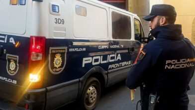 Intervienen en España 63.900 euros ocultos a dos pasajeros que viajaban desde RD