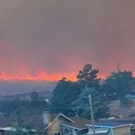 Incendio forestal en Nevada obliga a evacuar a miles de personas