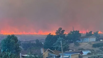 Incendio forestal en Nevada obliga a evacuar a miles de personas