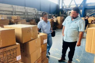 Distrito Educativo 14-04 de Samaná recibe 13,989 kits escolares para garantizar un buen inicio del año escolar