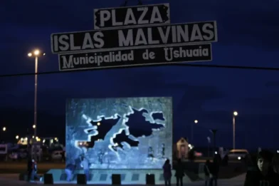 La disputa entre el Gobierno de Milei y una provincia argentina por el amarre de un buque británico