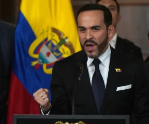 Un juez ordena a De la Espriella retirar publicaciones en las que aparece entre cadáveres