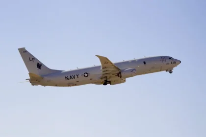 Avión patrulla de Estados Unidos sobrevuela el estrecho de Taiwán