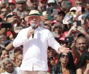 Lula da Silva lidera intención de voto en Brasil con 39 % al inicio de la campaña electoral