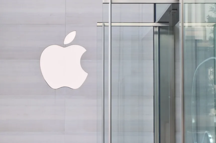 Bruselas respalda nuevas condiciones de Apple para distribuir aplicaciones en la UE