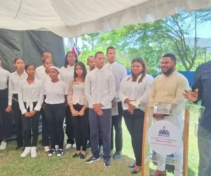 CTC Cabral certifica a 140 participantes y juramenta redes juveniles en Barahona