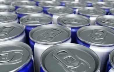 Joven termina hospitalizada tras meses de agotamiento y consumo excesivo de energizantes