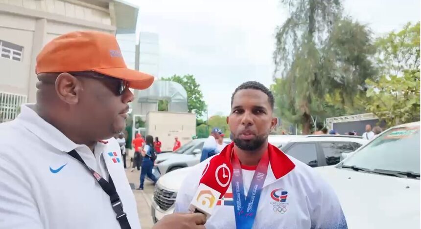 Juan Miguel Arias: “Valió cada esfuerzo”; dedica medalla de oro a Dios, su familia y la afición dominicana