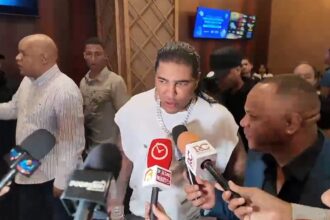 Omega El Fuerte incursiona en la actuación como presidente en “Los Rechazados 2”