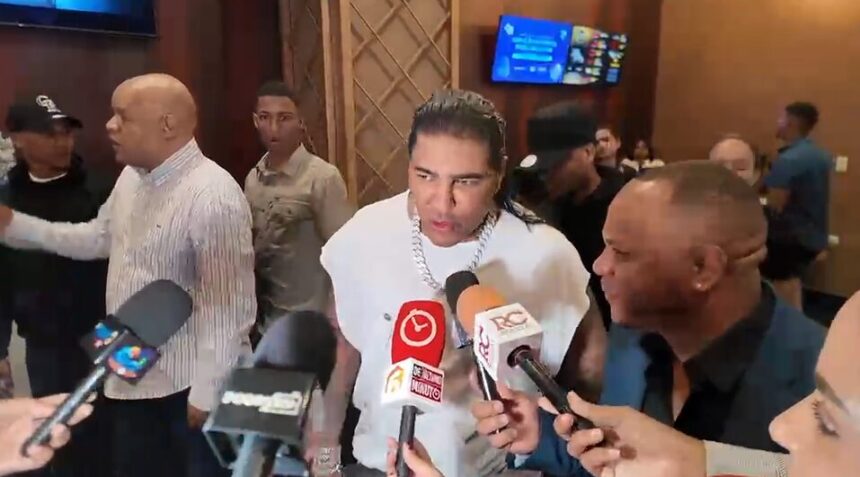 Omega El Fuerte incursiona en la actuación como presidente en “Los Rechazados 2”