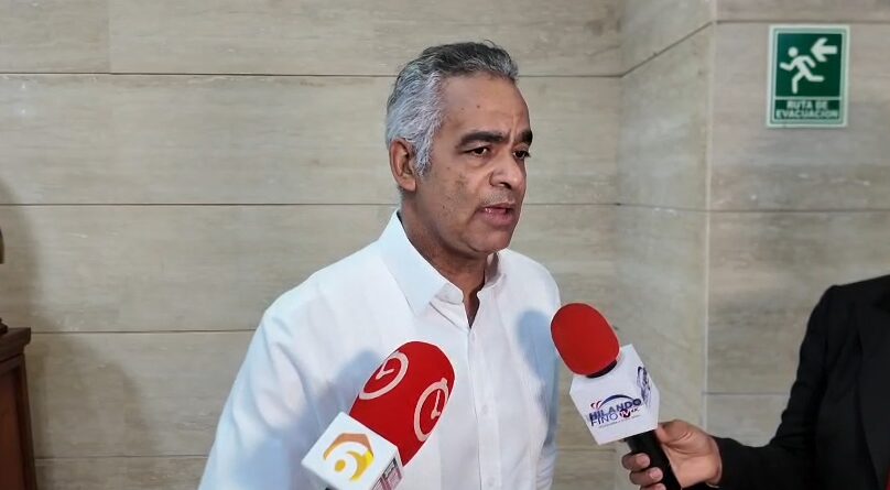 Joel Santos asegura que el país cuenta con suficiente oferta energética y promete mejorar el servicio