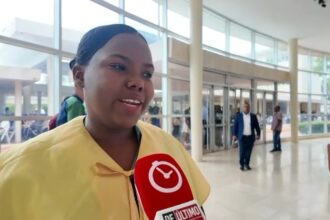 ¡Lo lograron! Graduandos UASD celebran con alegría una meta cumplida