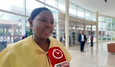 ¡Lo lograron! Graduandos UASD celebran con alegría una meta cumplida