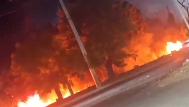 Incendio en las proximidades del Palacio de Justicia genera alarma en la Circunvalación Sur de Santiago