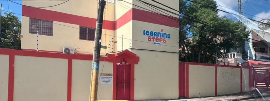 Colegio aclara cobro por trámites tras queja de madre viralizada en redes sociales