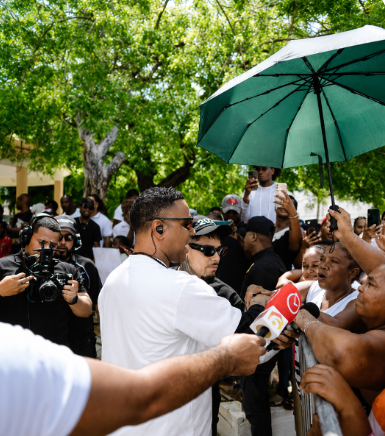 Santiago Matías recibe respaldo en El Seibo y Miches durante jornada de firmas para Dominicanos Primero