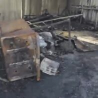 “Yo estaba orando”: hombre escapa de incendio que destruyó su vivienda y negocio en Mella 1