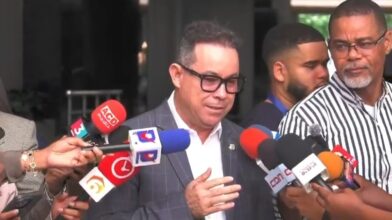 Comisión que mantiene Rafael Pérez tras dejar FP detonó choque entre Pacheco y Báez