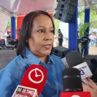 Xiomara Guante insta a jóvenes graduandos de SDN a seguir preparándose